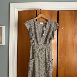 Print dress with tie and button up